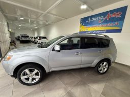 Mitsubishi Outlander pieno