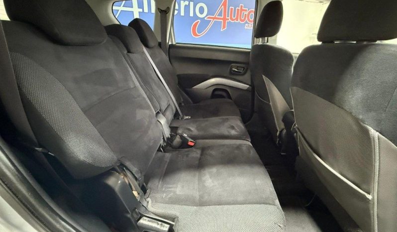 Mitsubishi Outlander pieno