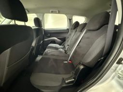 Mitsubishi Outlander pieno