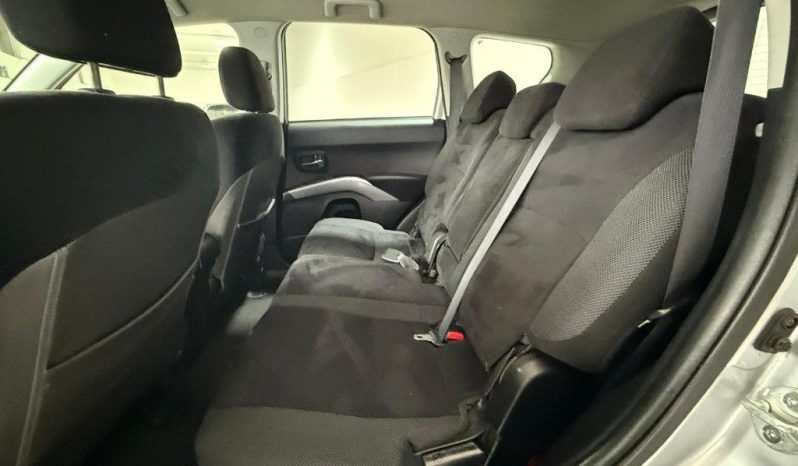 Mitsubishi Outlander pieno