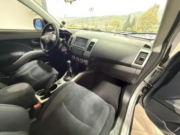 Mitsubishi Outlander pieno
