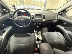 Mitsubishi Outlander pieno