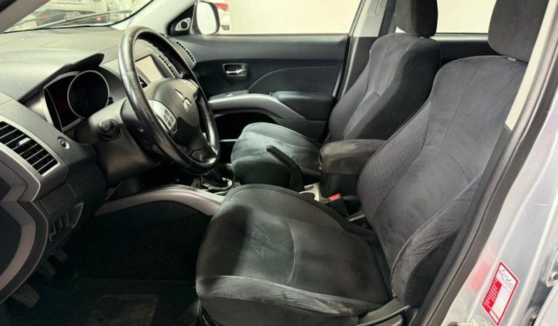 Mitsubishi Outlander pieno