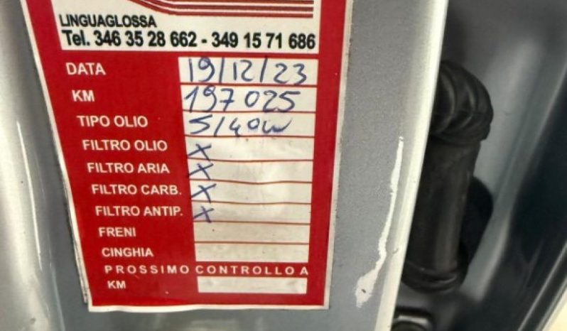 Mitsubishi Outlander pieno