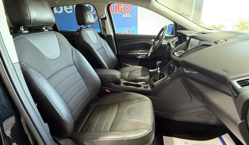 Ford Kuga pieno