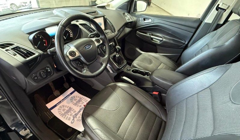 Ford Kuga pieno