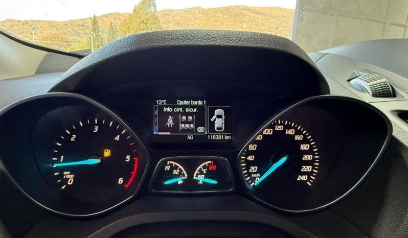 Ford Kuga pieno