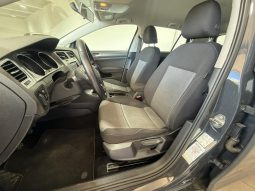 Volkswagen Golf pieno