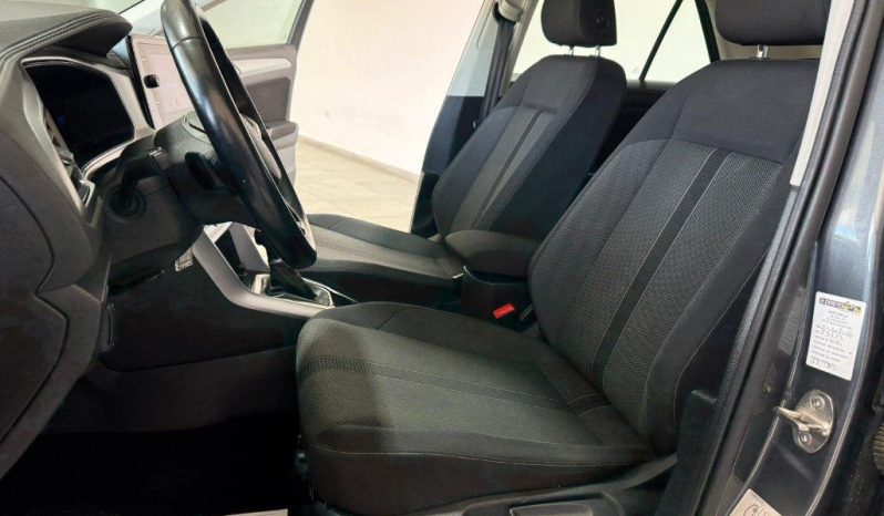 Volkswagen T-Roc pieno