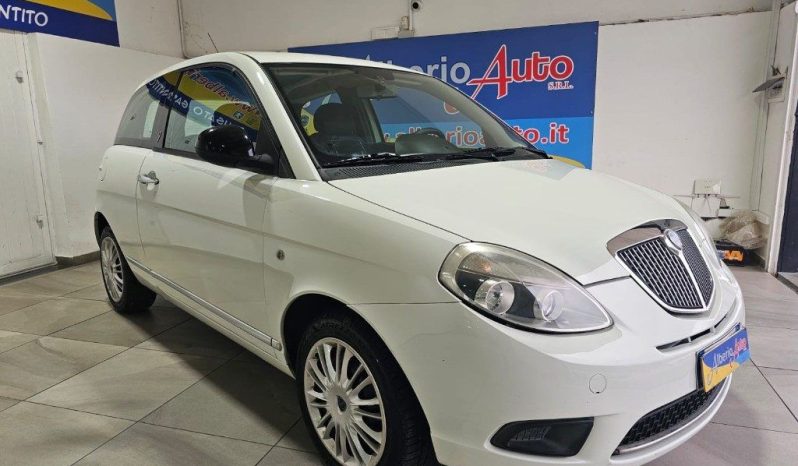 Lancia Ypsilon pieno