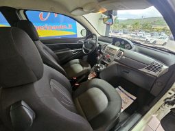 Lancia Ypsilon pieno