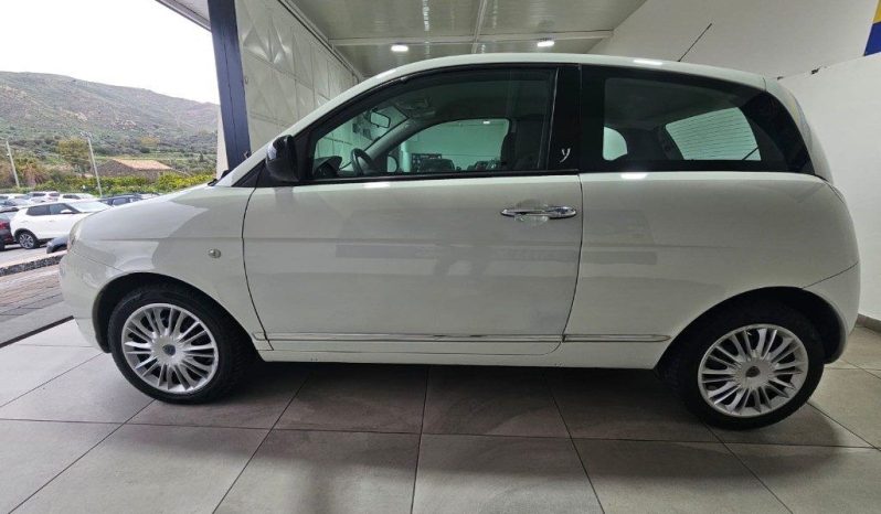 Lancia Ypsilon pieno