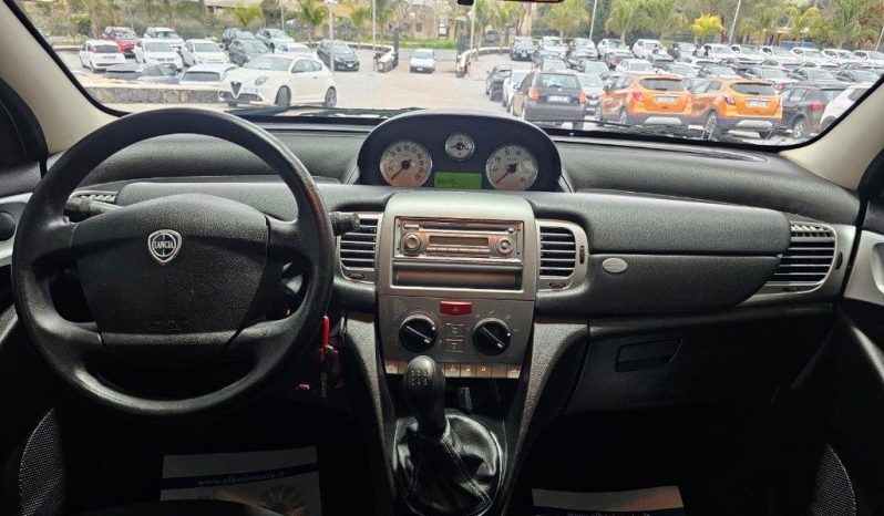 Lancia Ypsilon pieno