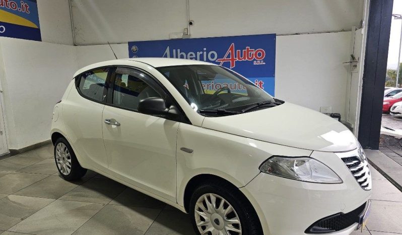 Lancia Ypsilon pieno