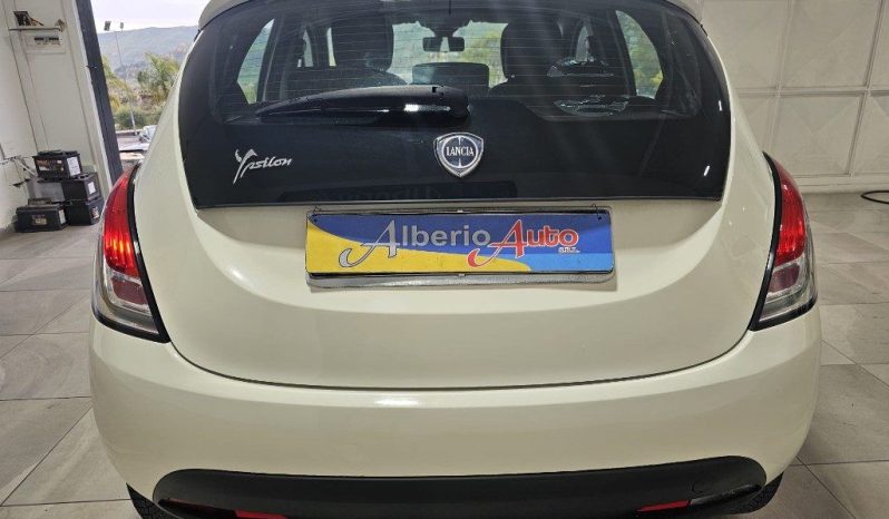 Lancia Ypsilon pieno