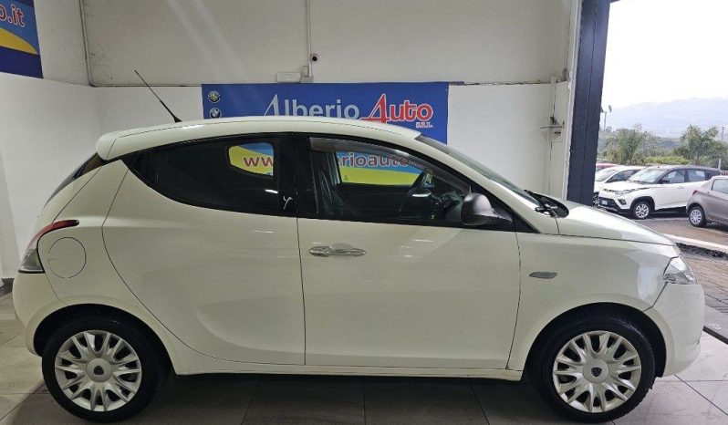 Lancia Ypsilon pieno