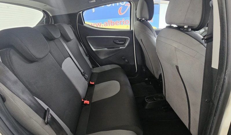Lancia Ypsilon pieno