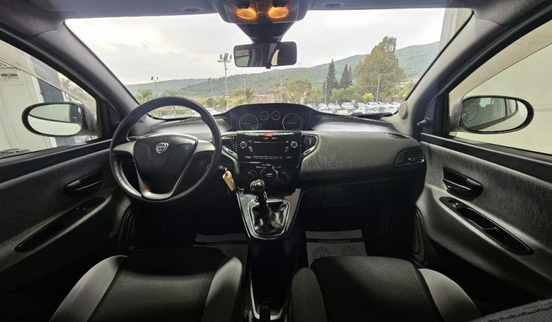 Lancia Ypsilon pieno