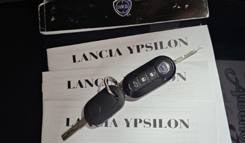 Lancia Ypsilon pieno