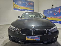 BMW 320 pieno