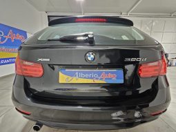 BMW 320 pieno