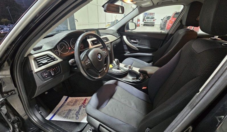 BMW 320 pieno
