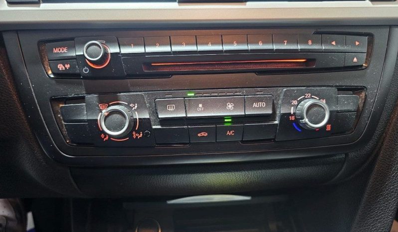 BMW 320 pieno