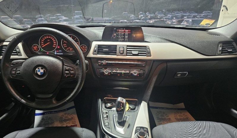 BMW 320 pieno