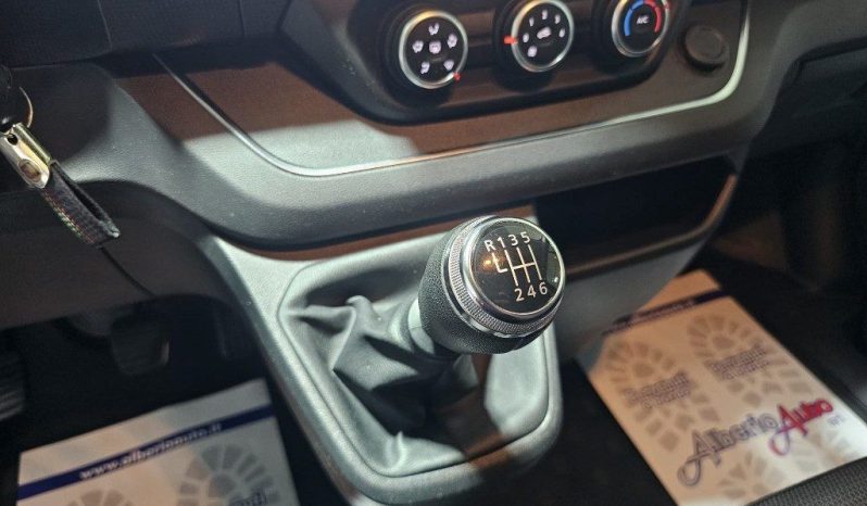 Nissan Primastar pieno