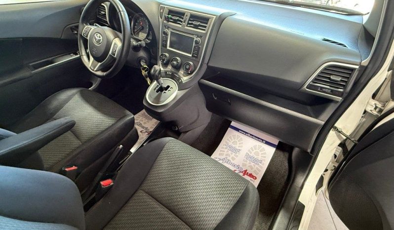 Toyota Verso-S pieno