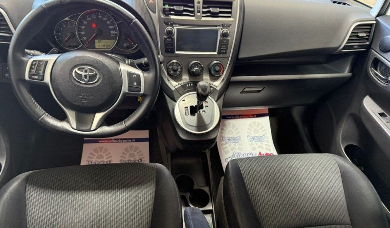 Toyota Verso-S pieno