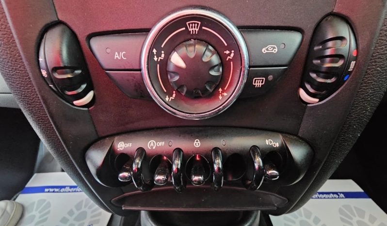 Mini Countryman One D Business pieno