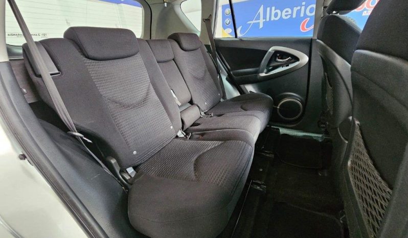 Toyota RAV 4 pieno