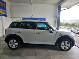 Mini Countryman One D Business pieno