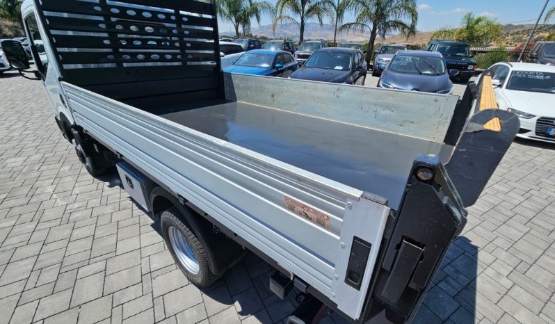 Nissan Cabstar pieno