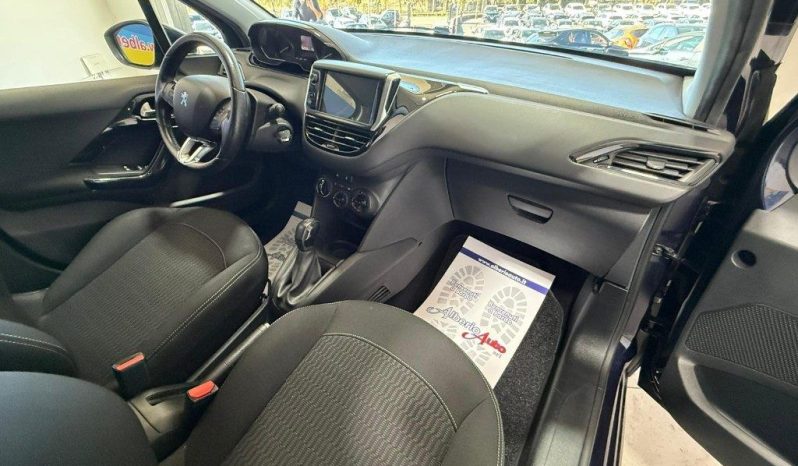 Peugeot 208 pieno