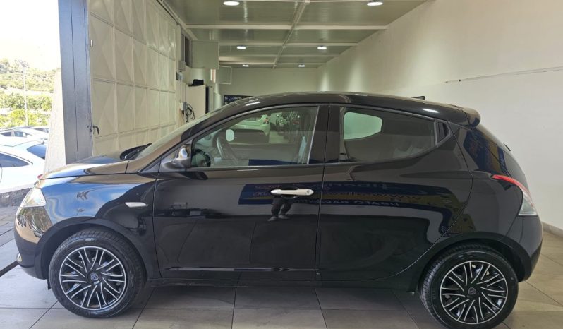 Lancia Ypsilon pieno