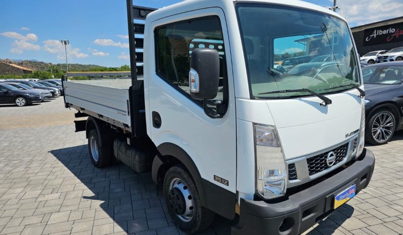 Nissan Cabstar pieno