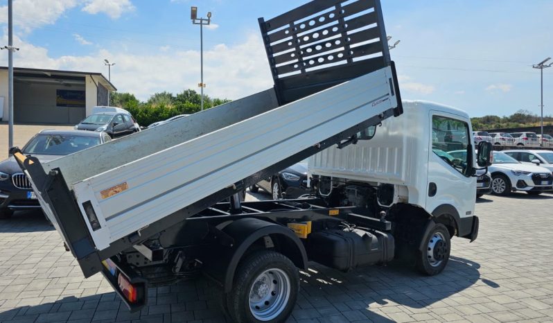 Nissan Cabstar pieno
