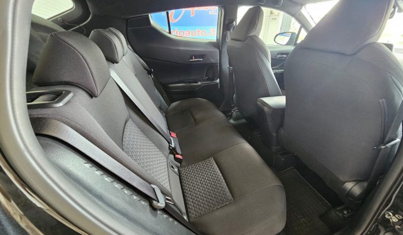 Toyota C-HR pieno