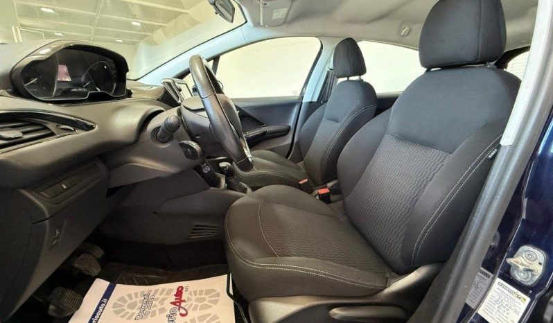 Peugeot 208 pieno
