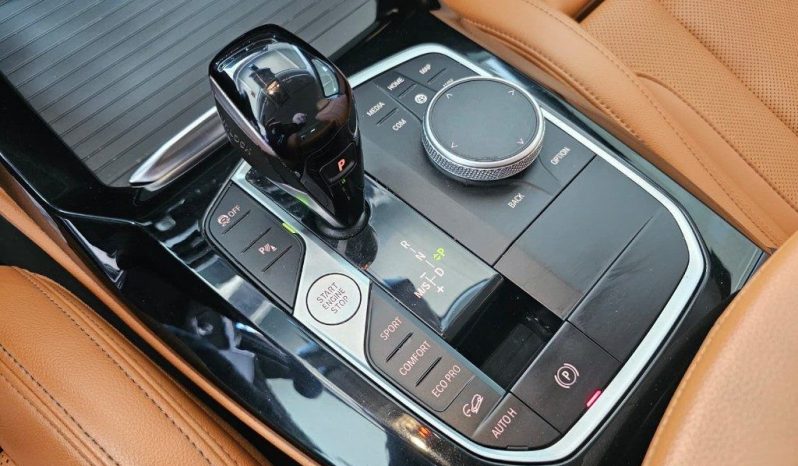 BMW X4 pieno