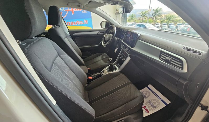 Volkswagen T-Roc pieno