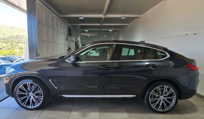 BMW X4 pieno