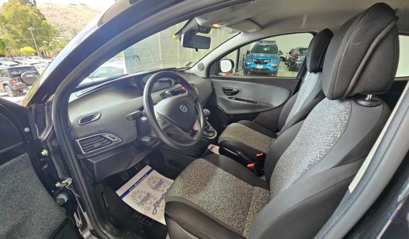 Lancia Ypsilon pieno