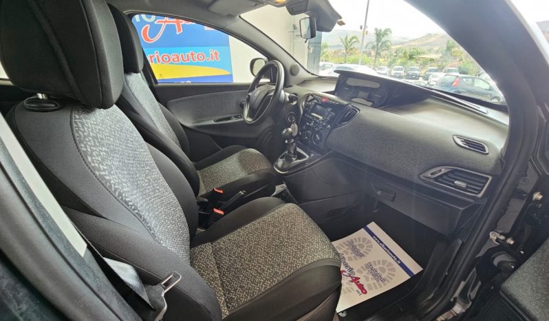 Lancia Ypsilon pieno
