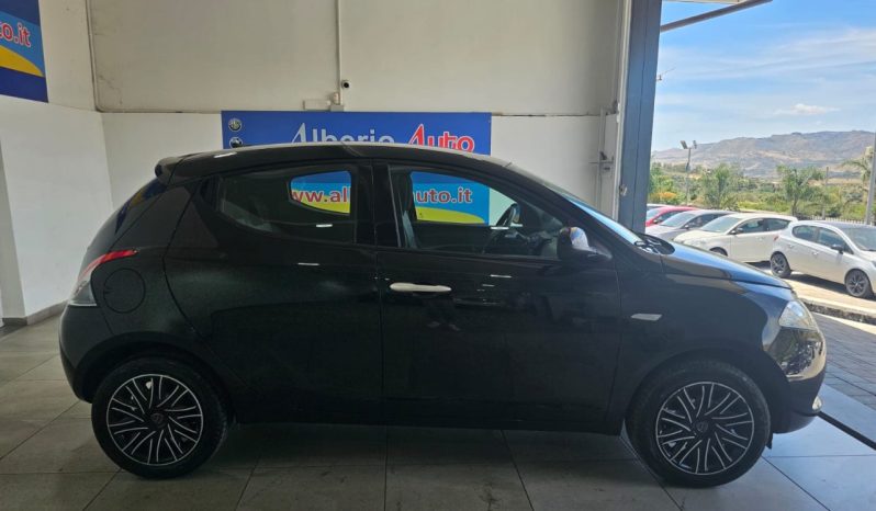 Lancia Ypsilon pieno
