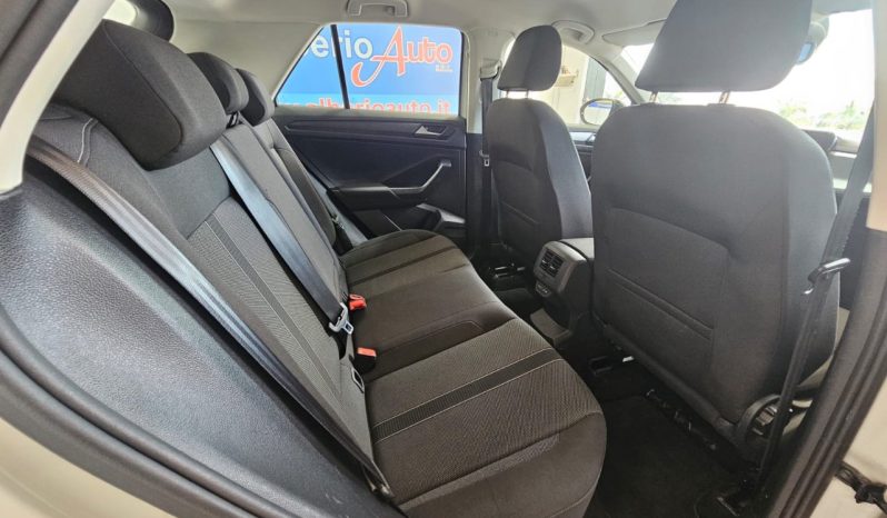 Volkswagen T-Roc pieno