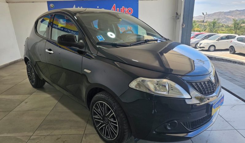 Lancia Ypsilon pieno