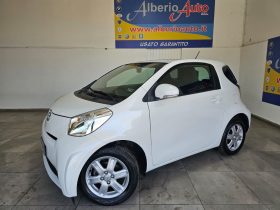 Toyota iQ